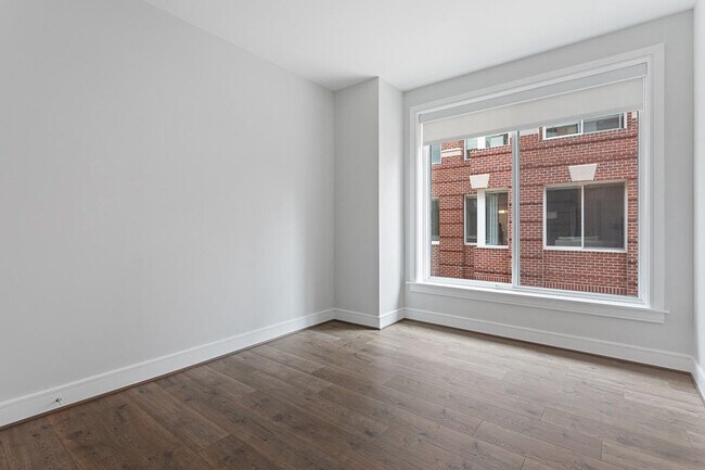 Building Photo - 635 Slaters Ln