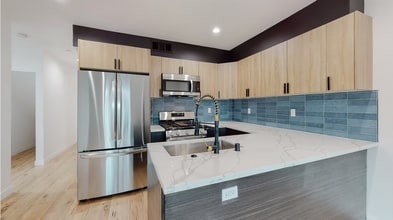 Building Photo - 6807 Gloria Ave