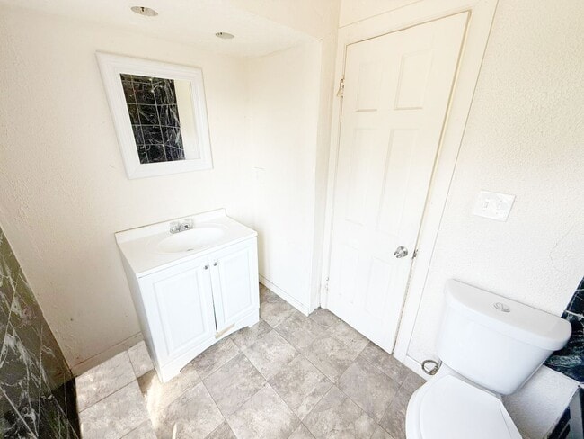 Building Photo - 3 BED 2 BATH BEAUTIFUL SINGLE FAMILY HOME