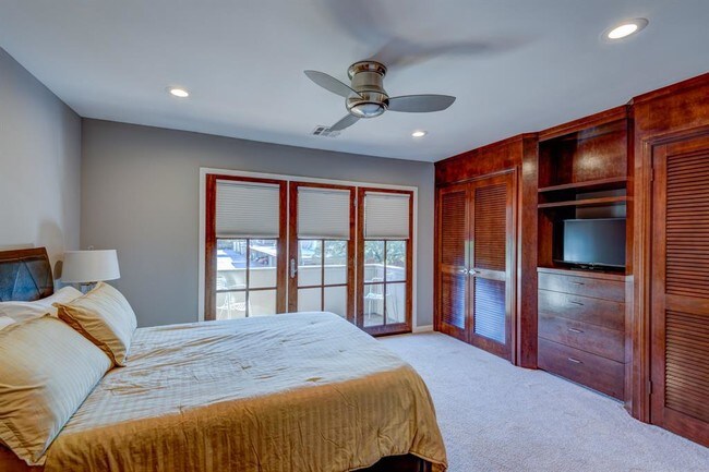 Building Photo - 668 S Ripple Creek Dr