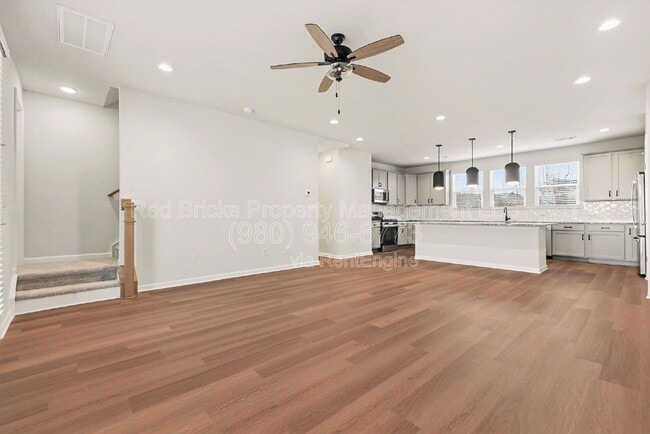 Building Photo - 246 Ferebee Pl