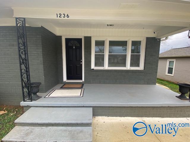 Building Photo - 1236 Oshaughnessy Ave NE