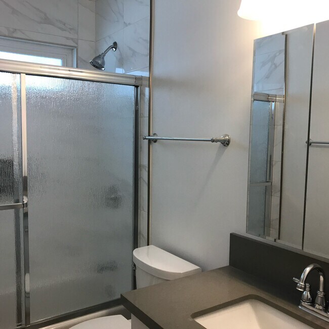 Building Photo - Camarillo Apartments