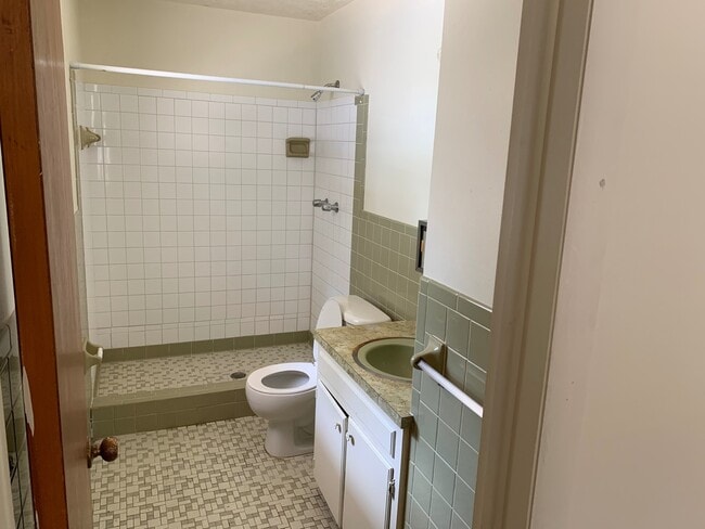 Building Photo - Residential