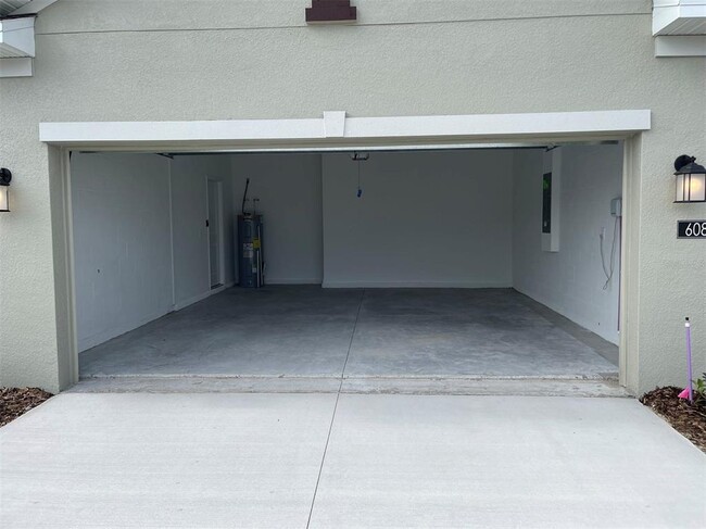 Building Photo - 608 Daring Dr