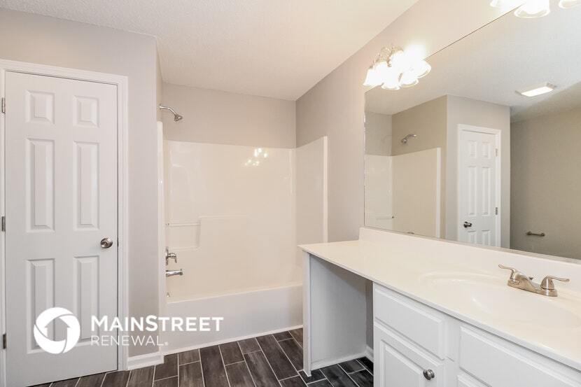 Building Photo - 3055 Canterbury Park Dr