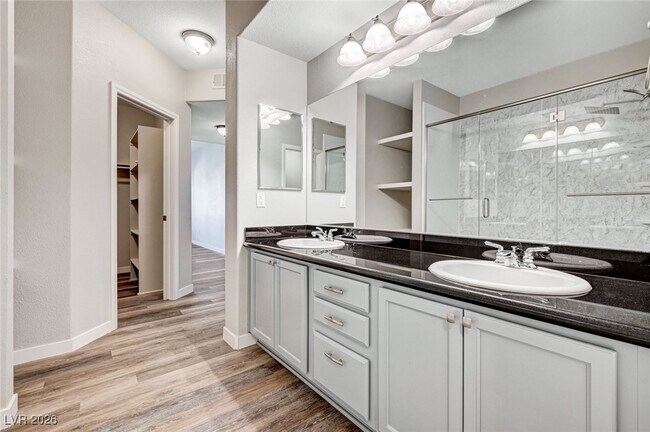 Building Photo - 11850 Tevare Ln