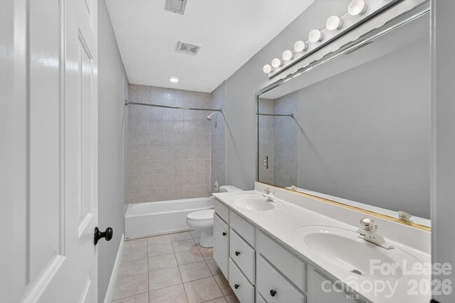 Building Photo - 4811 Old Course Dr