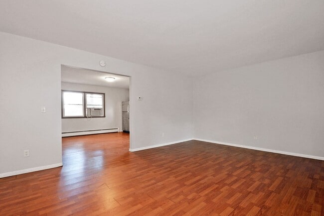 Building Photo - 2 Bed | 2 Bath W/ Garage in Heart of Colum...