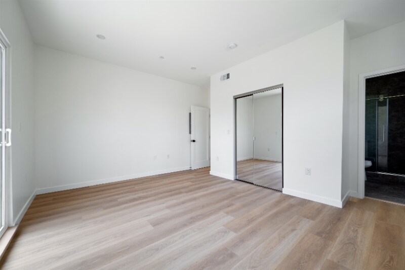 Building Photo - 1844 Stoner Ave