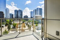 Building Photo - Luxury unit in Washington Square. Water/garbage included in rent/Plus mini storage. Central A/C t...
