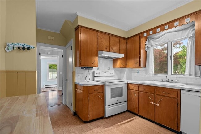 Building Photo - 58 Bedlow Ave