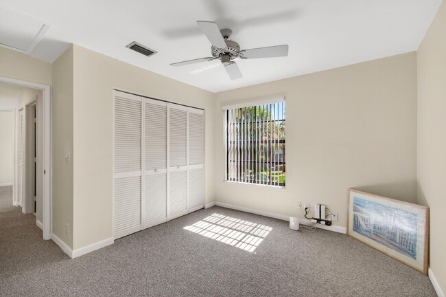 Building Photo - 7865 La Mirada Dr