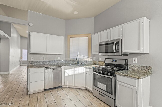 Building Photo - 5616 Royal Castle Ln