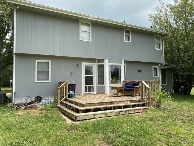 Building Photo - 5435 SW Urish Rd