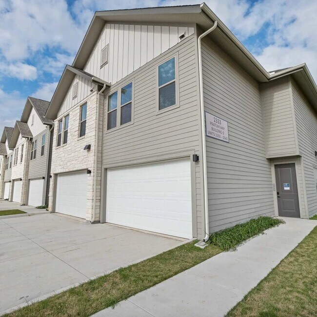 Building Photo - 15621 Bovis Wy