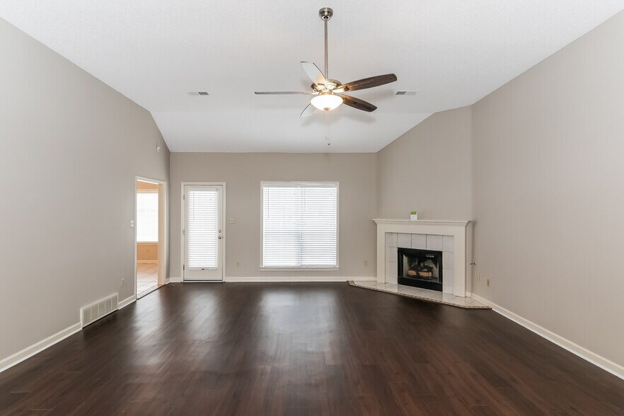 Building Photo - 7743 Shadow Hills Dr