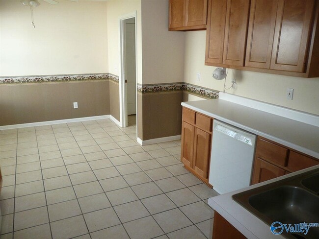 Building Photo - 139 Brass Oak Dr