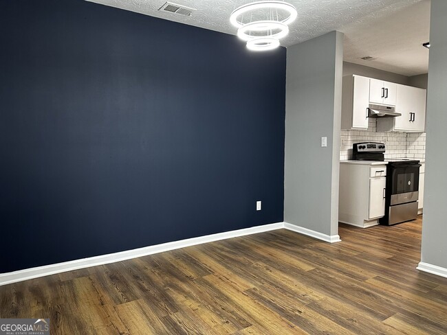 Building Photo - 9302 Fairington Ridge Cir