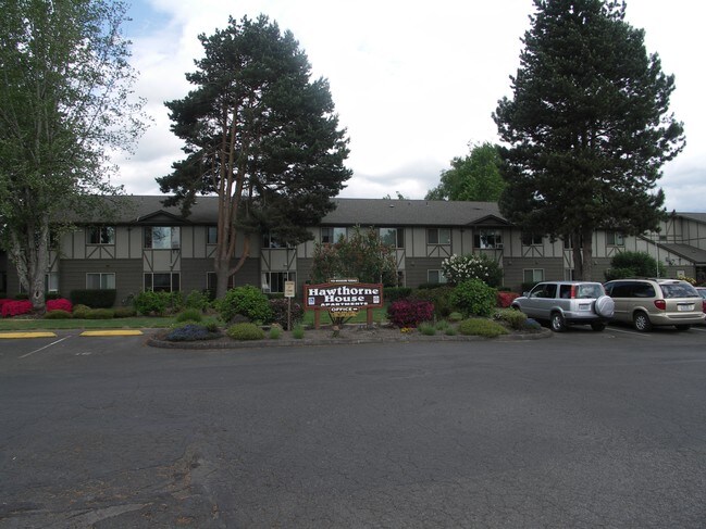 Primary Photo - Woodside West