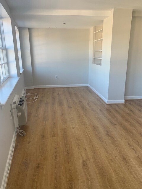 Building Photo - 90 South St