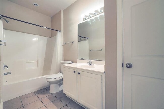 Building Photo - 21501 Boggy Ford Rd