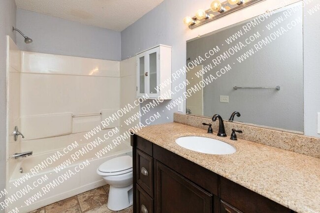 Building Photo - 713 Maxwelton Dr