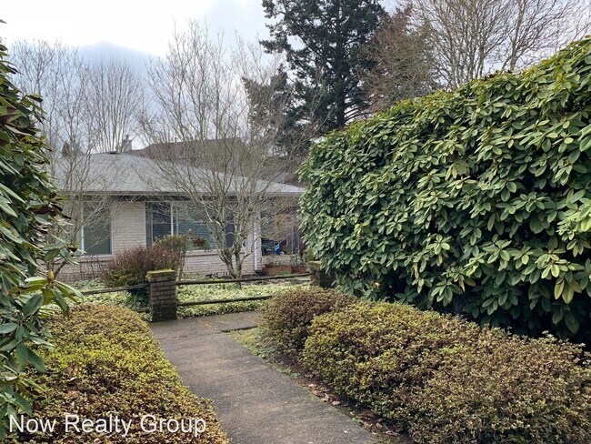 Building Photo - 1385 Dollar St