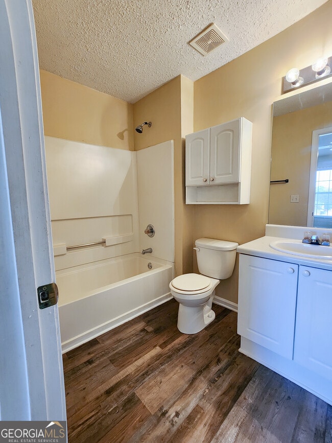 Building Photo - 142 Watercress Ct