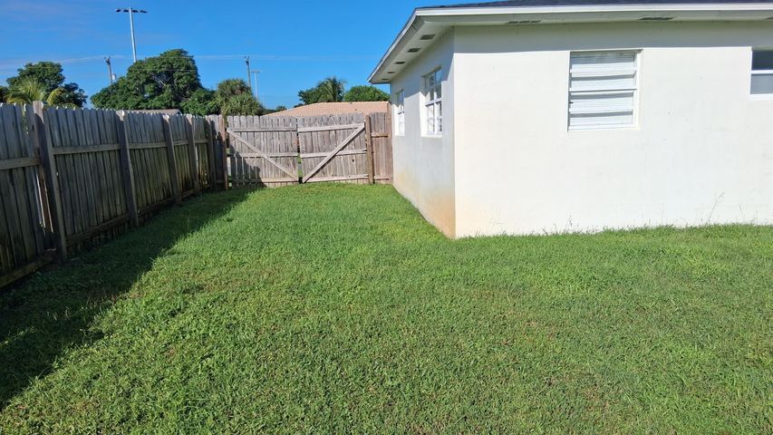 Building Photo - 534 NW 5th St