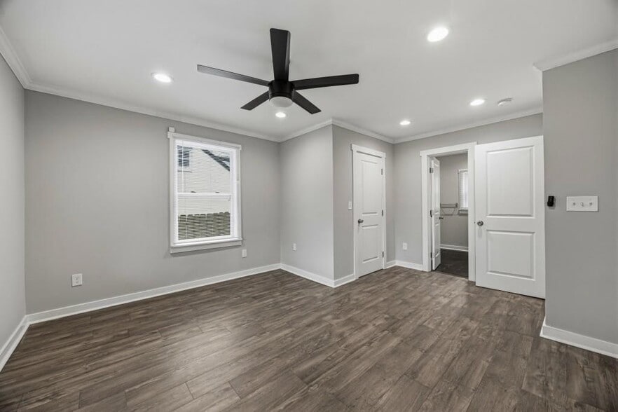 Building Photo - 2455 Lynn Iris Dr