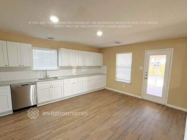 Building Photo - 13742 Clarks Fork Dr