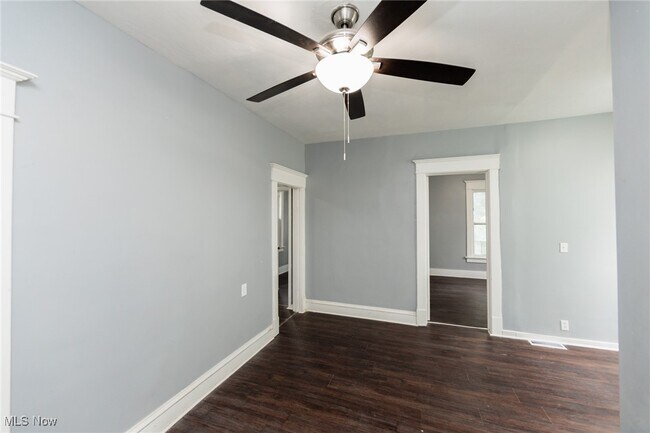 Building Photo - 1226 W Erie Ave