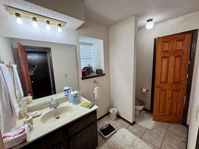 Building Photo - 2825 Tealwood Dr