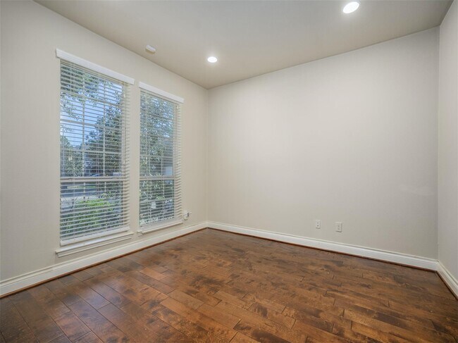 Building Photo - 10007 Eldarica Way