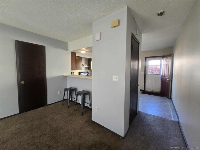 Building Photo - 921 Hamilton Ave