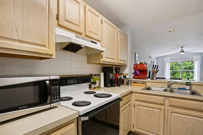 Building Photo - 1885 Palm Cove Blvd