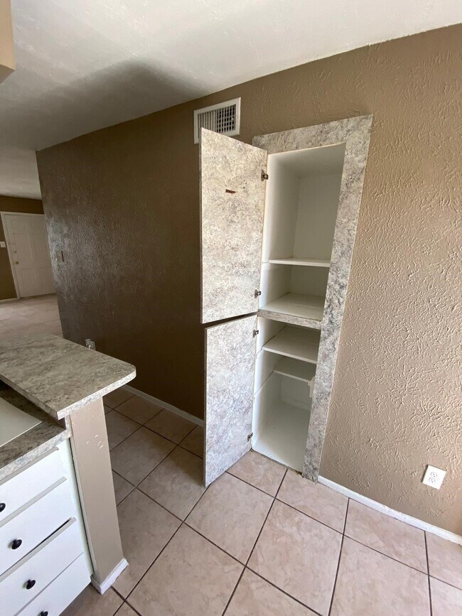 Building Photo - 6305 Westward St