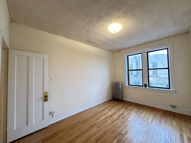 Building Photo - 1542 N Kedzie Ave