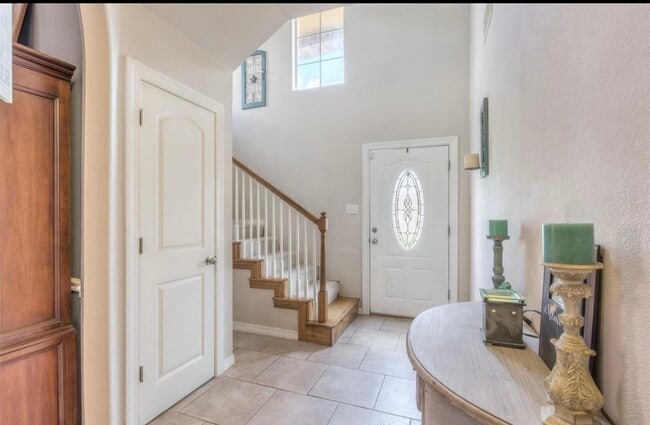 Building Photo - 11220 S Cedar St