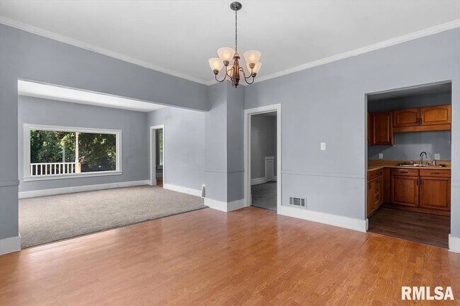 Building Photo - 1624 N 5th St