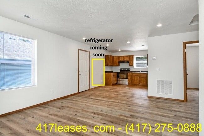 Building Photo - 2320 N Taylor Ave