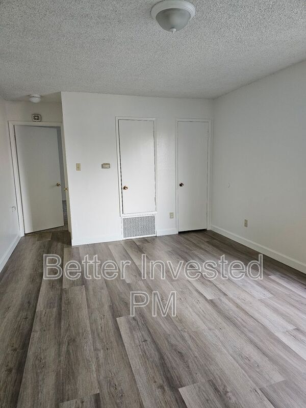 Building Photo - 304 Cooper Ln