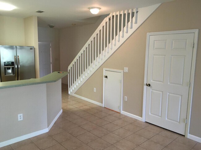 Building Photo - 5051 SE Mariner Garden Cir
