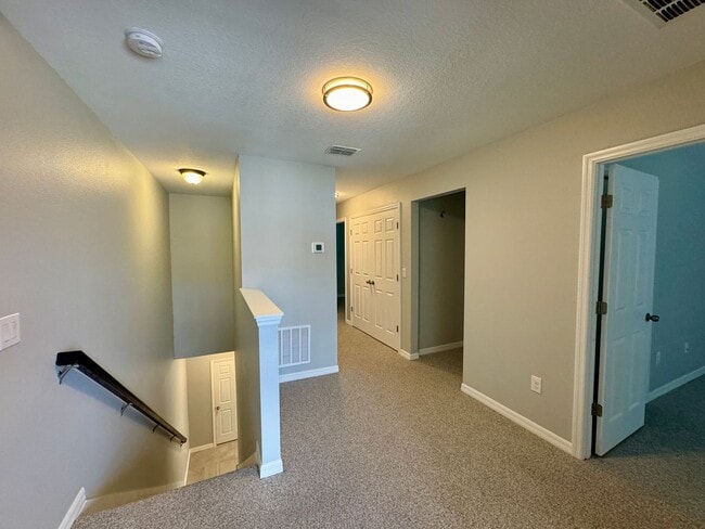 Building Photo - FOR RENT - Fantastic end unit townhouse in...
