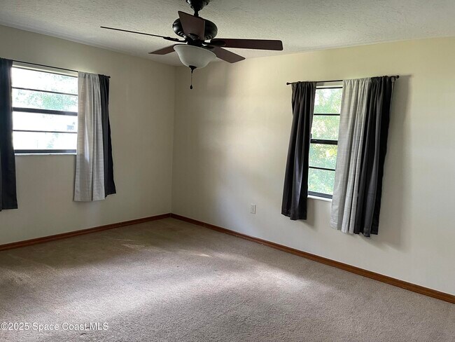 Building Photo - 363 Emerson Dr NW