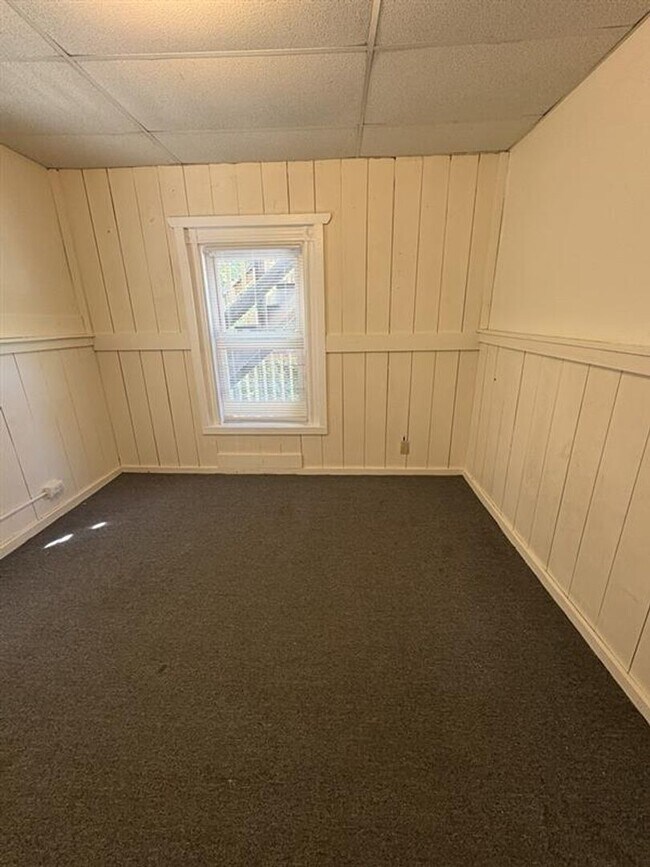 Building Photo - 56 Park St