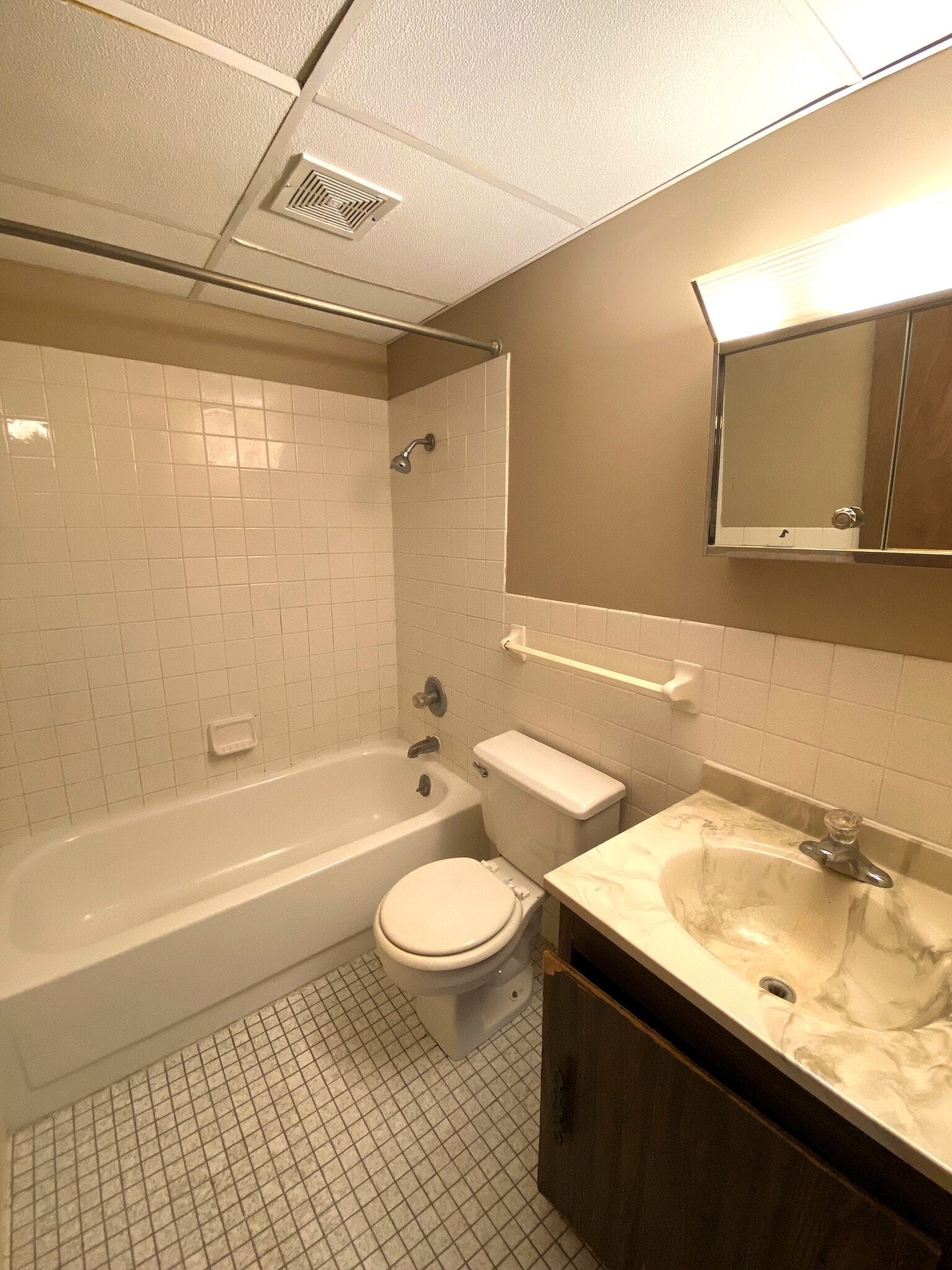 Building Photo - 1653 4th St SE