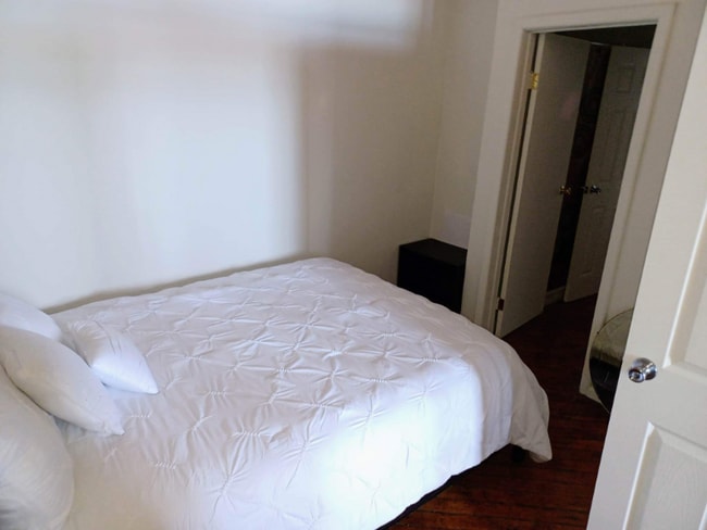 Building Photo - 227 Iron St