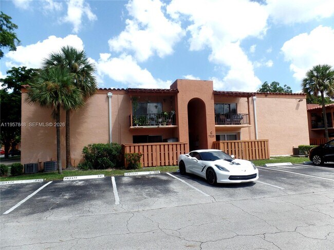 Building Photo - 7225 Miami Lakes Dr